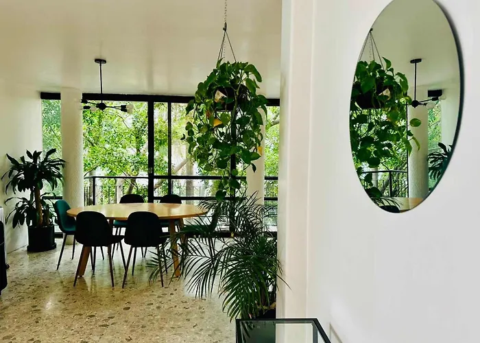 Fast Wifi, Beautiful Ph Steps Away From Masaryk