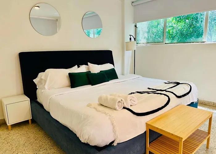 Fast Wifi, Beautiful Ph Steps Away From Masaryk