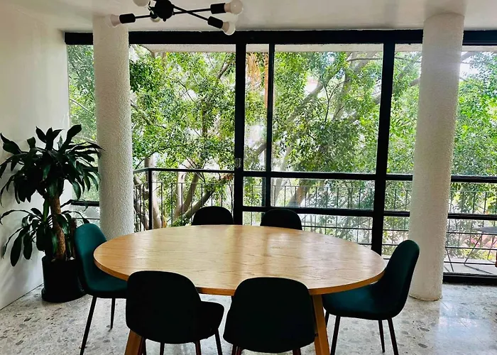 Apartment Fast Wifi, Beautiful Ph Steps Away From Masaryk