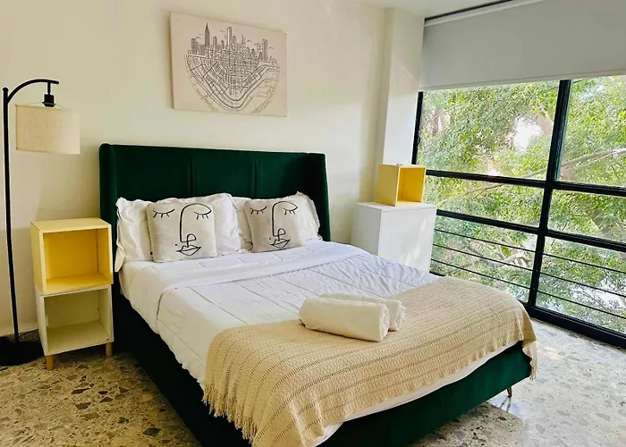 Fast Wifi, Beautiful Ph Steps Away From Masaryk Apartment