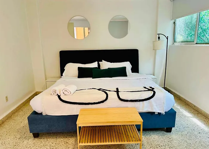 Fast Wifi, Beautiful Ph Steps Away From Masaryk Apartment